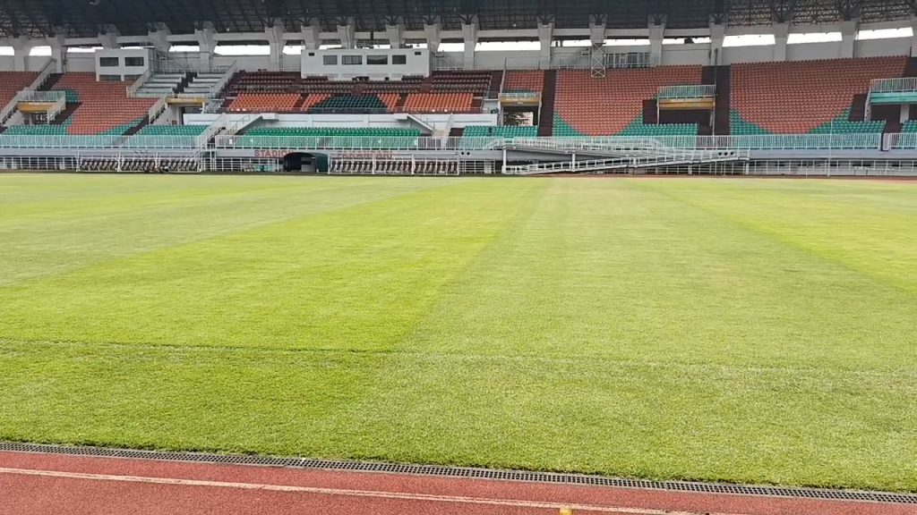 Stadion Pakansari Siap Gelar Laga Liga 1, Perawatan Rumput Dimaksimalkan