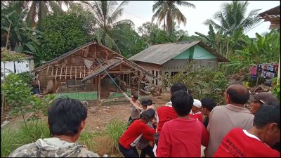 PROGRAM RUMAH ASRI POLRES BOGOR BANGUN RUMAH KOSASIH