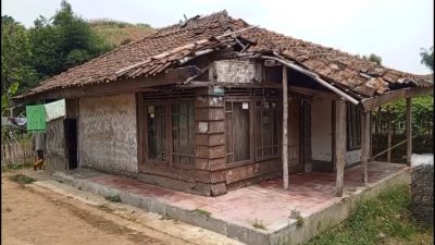 Lansia 74 Tahun di Caringin Sukabumi Bertahan di Rumah Reyot, Bantuan Rutilahu Tak Kunjung Datang