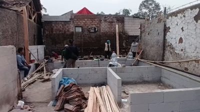 Tujuh Rumah Korban Kebakaran di Kadudampit Dibangun Kembali Secara Swadaya