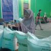 9.944 KPM di Kecamatan Simpenan Terima Bantuan Beras 30 Kilogram