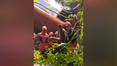 Mobil Elf Terjun ke Sungai di Ciawi, Pengemudi Tewas