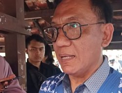 Wakil Wali Kota Yogyakarta, Wawan Harmawan, memberikan keterangan kepada awak media usai menghadiri pembukaan SMEXPO 2026 di Pasar Ngasem, Yogyakarta, Jumat (2/10/2026). (Foto : Edwin Suwandana)